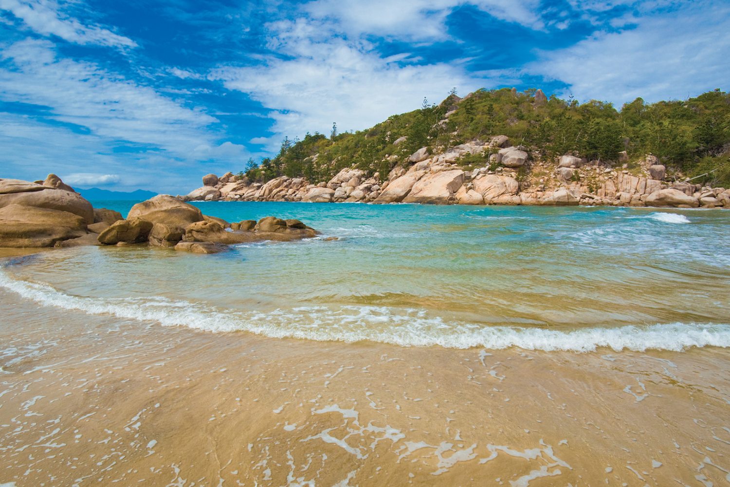 Strand van Magnetic Island in Australië Eén van de stranden van Magnetic Island